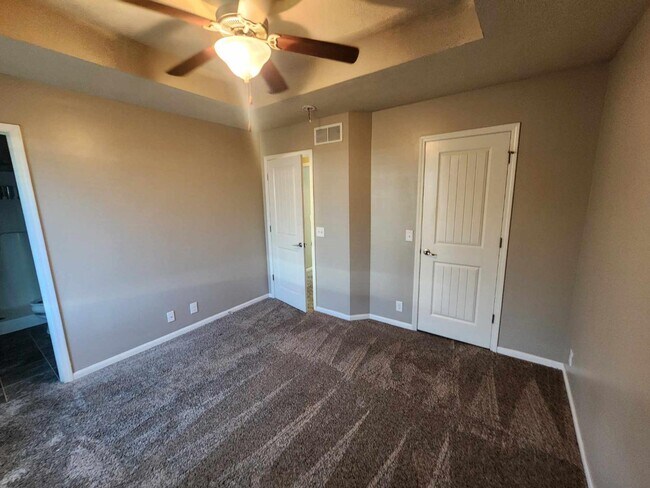 Foto del edificio - 7660 N 147th St