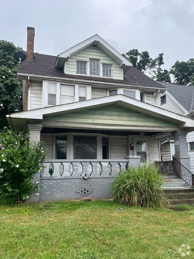 Building Photo - 12522 Arlington Ave