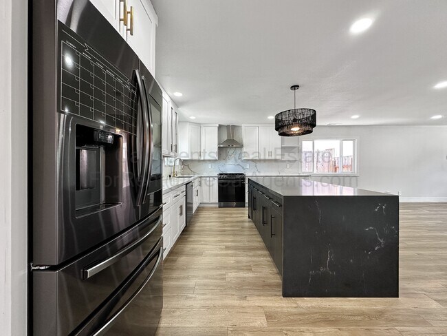 Foto del edificio - 16624 Selby Dr