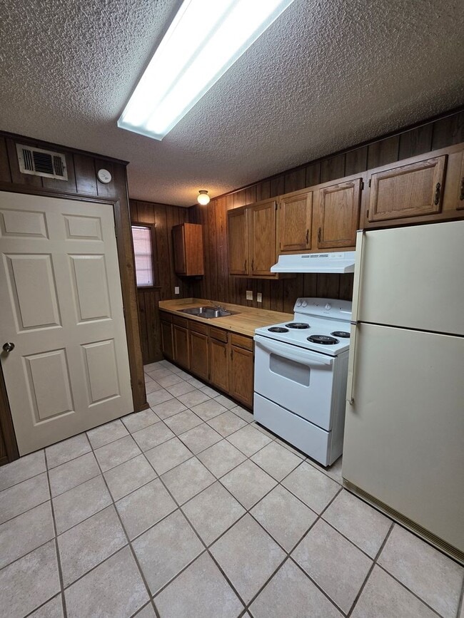 Foto del edificio - 702-708 E 11th ST