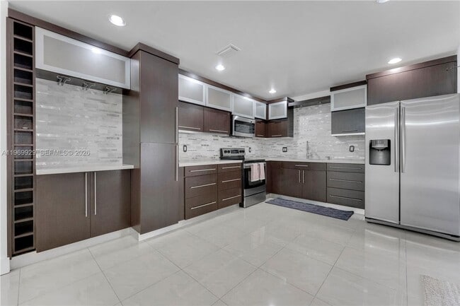 Building Photo - 9646 SW 151 Ave