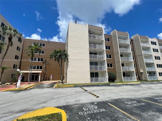 Building Photo - 6930 Miami Gardens Dr