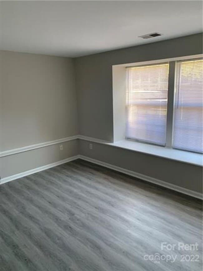 Building Photo - Renovated two bedroom, two bath unit locat...