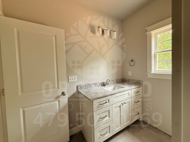Foto del edificio - Bella Vista Single-Family Home- 2 Bed/ 2 Bath- Well-Designed Hazelwood Plan