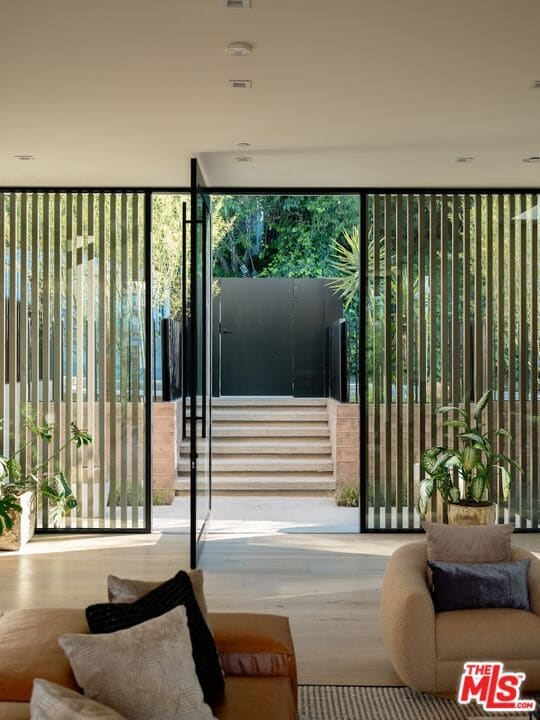 Foto del edificio - 3748 Berry Dr