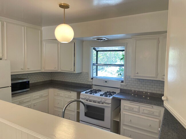 Foto del edificio - 3 Bedroom Home for Rent in South Pasadena!