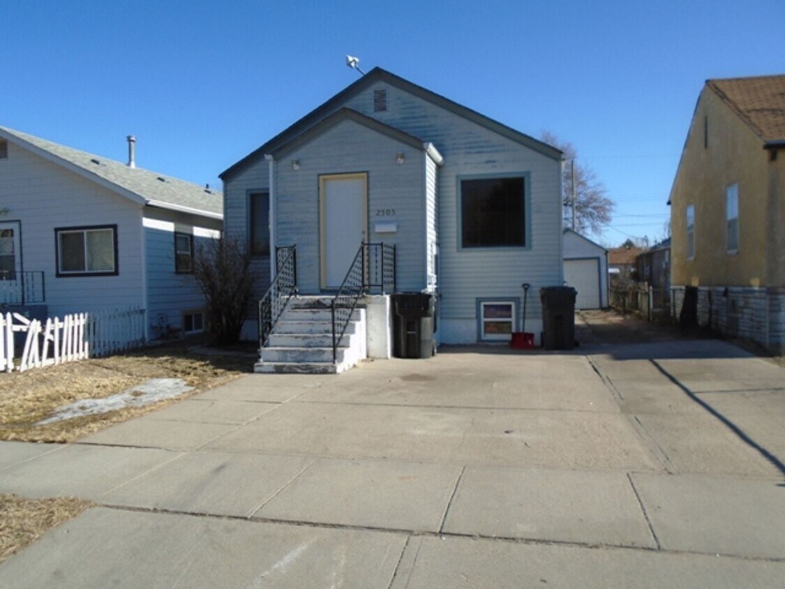 2505 Avenue E Unit 2505 1/2, Scottsbluff, NE 69361 Room for Rent in