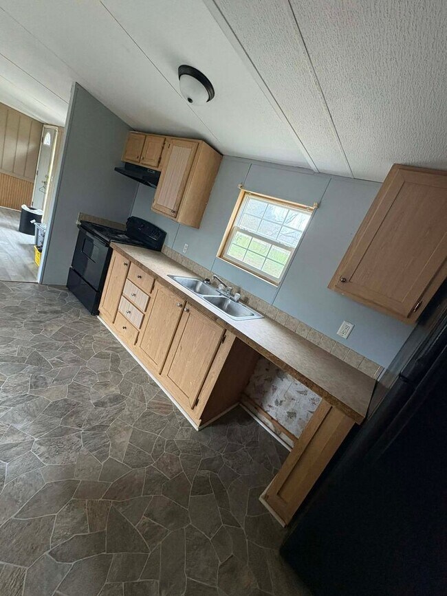 Foto del edificio - Spacious 3 Bedroom, 2 Bathroom Home!