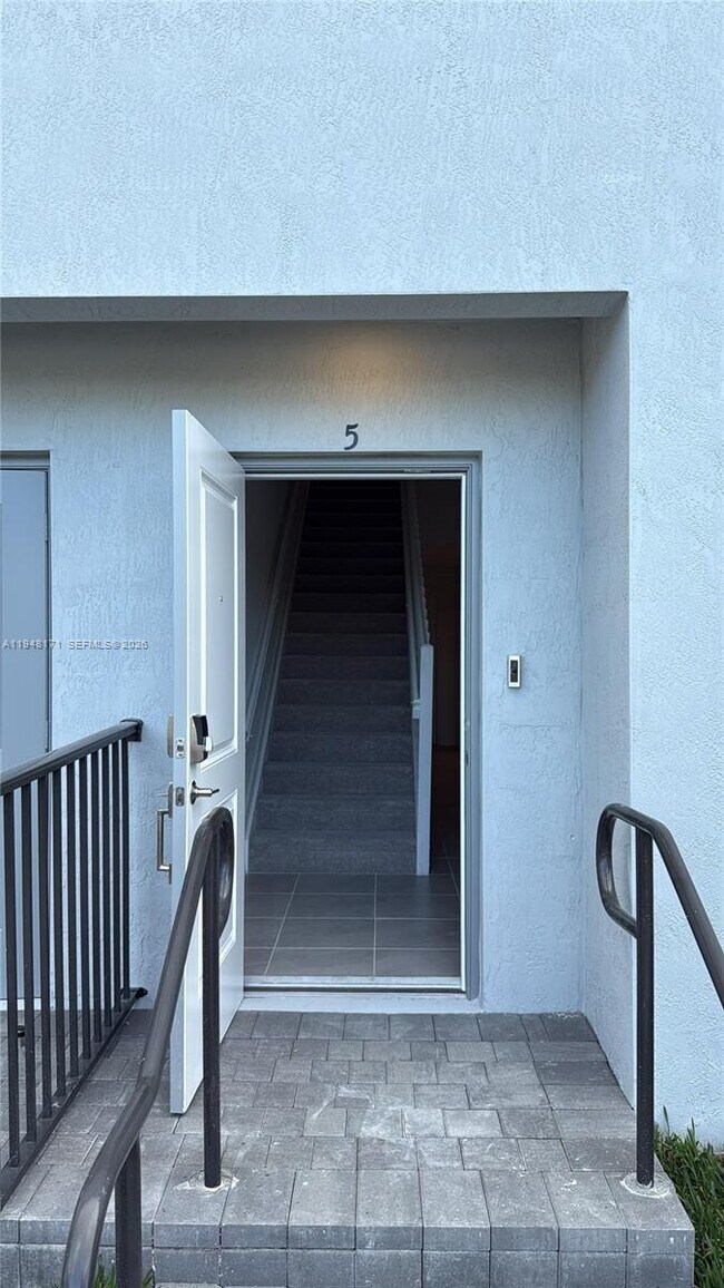 Building Photo - 15549 SW 280th St