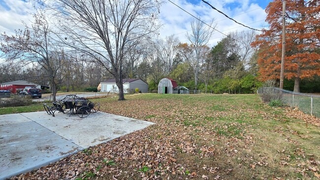 Building Photo - Charming 3-Bedroom Home With Modern Upgrades & a Huge Backyard