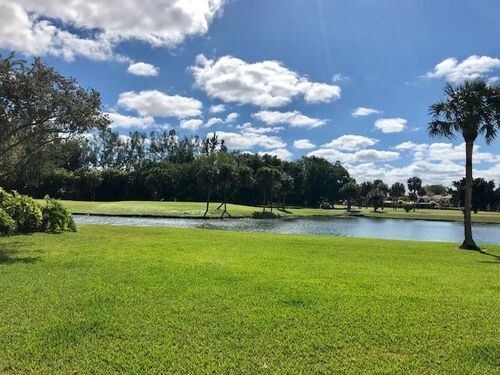 Foto del edificio - 3310 Pinewalk Dr N