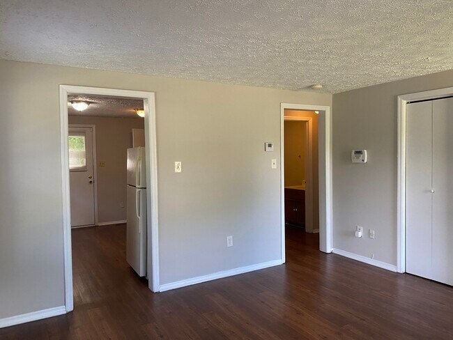 Building Photo - 8618 Idlewild Rd