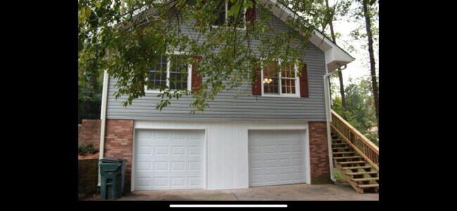 Building Photo - 1480 Forest Hill Dr.