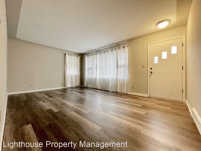 Foto del edificio - 3 br, 1 bath House - 535 E Dale Avenue