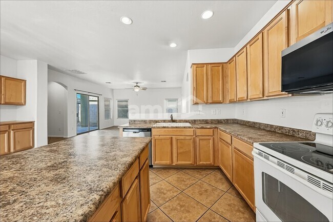 Foto del edificio - 3240 W Hayden Peak Dr