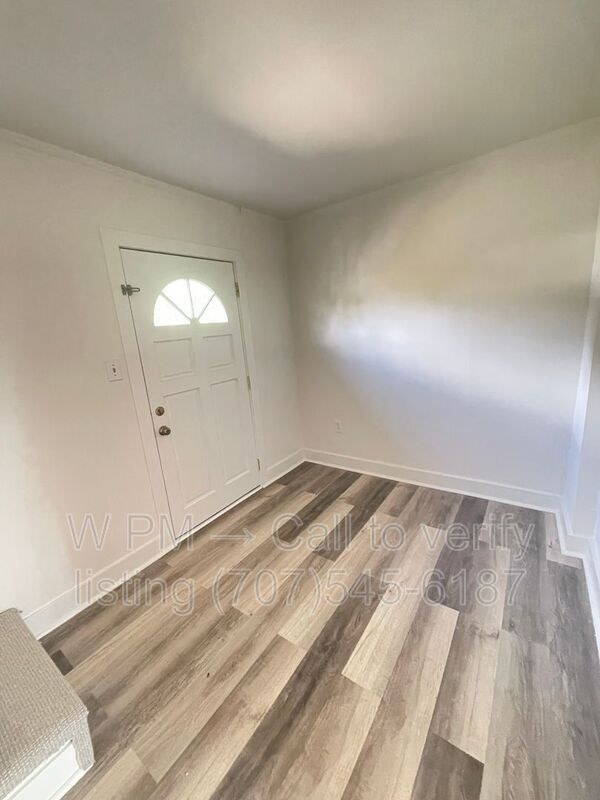 Foto del edificio - 1571 Sonoma Ave