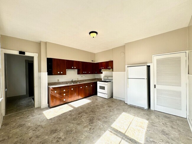 Building Photo - 308 Klotter Ave