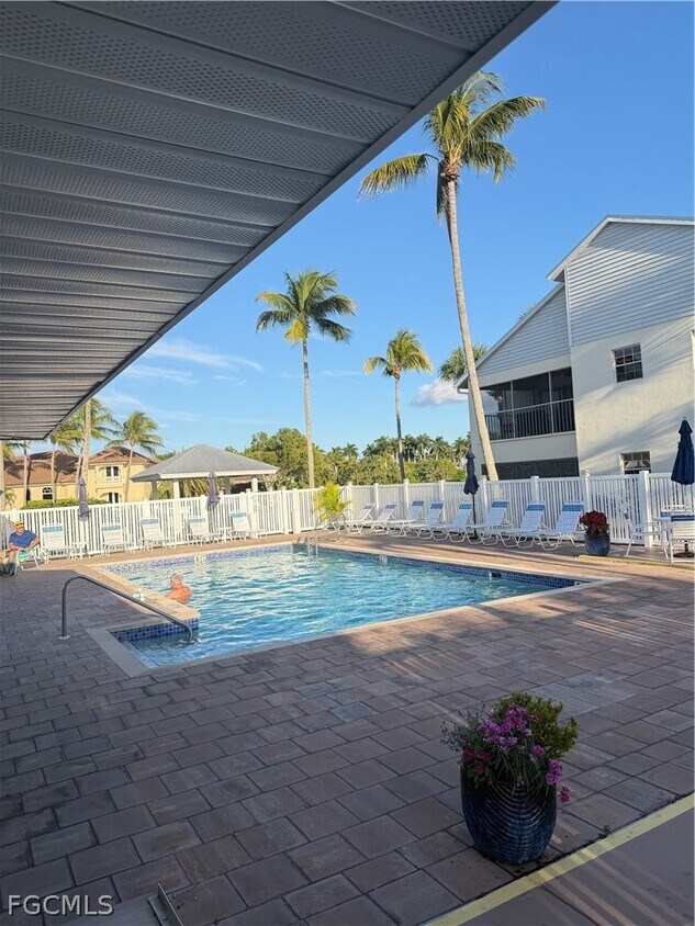Foto del edificio - 14999 Rivers Edge Ct