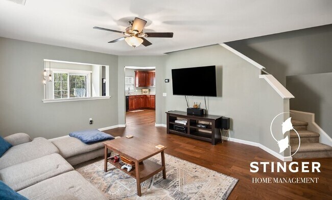 Foto del edificio - 4 Bedroom / 2.5 Bath For Rent In Shadow Moss