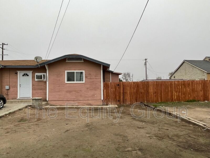 Foto principal - 14050 Locust St