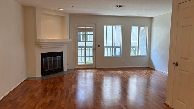 Building Photo - 3865 Albatross St