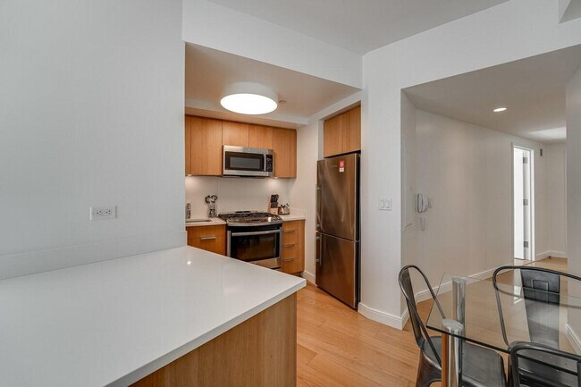 Building Photo - 625W W 57th St