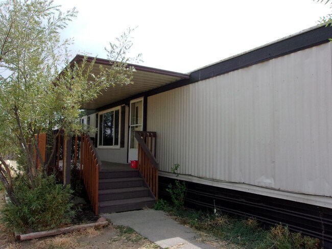 Building Photo - Home on outskirt of town- 2 occupants ONLY