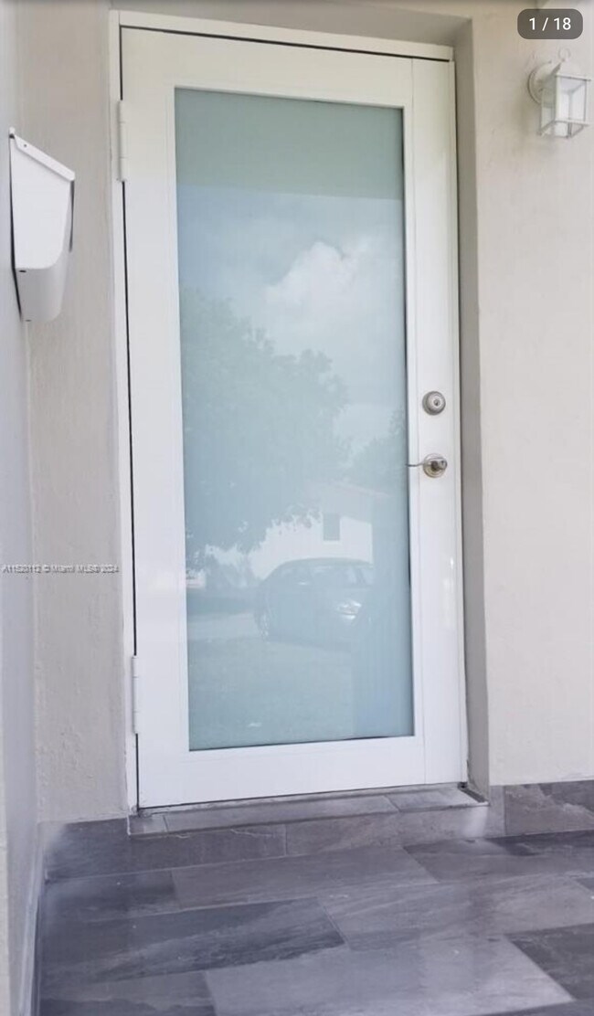 Foto del edificio - 6300 SW 21st St