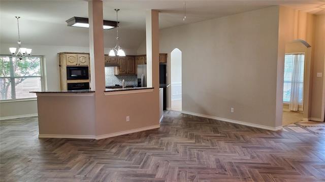 Building Photo - 1114 Camelot Dr