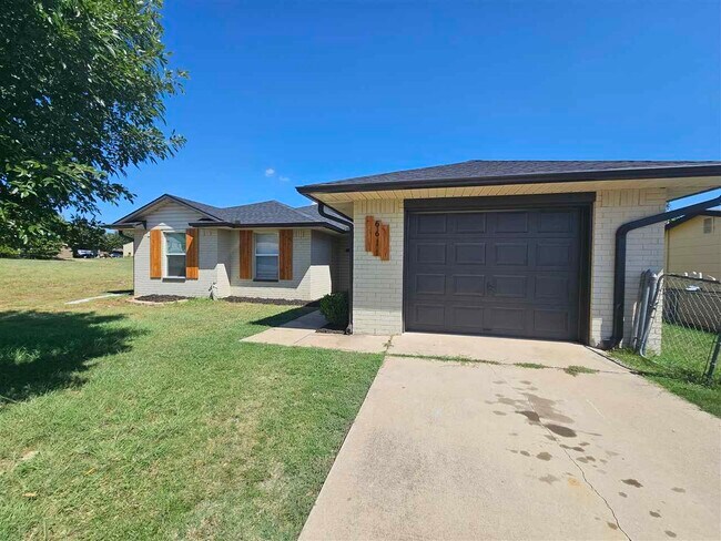 Building Photo - 6611 NW Ferris Ave