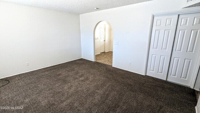 Building Photo - 3853 E Mainyard Pl