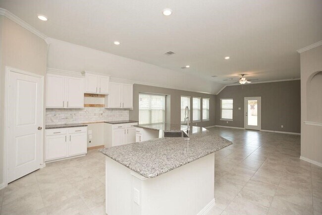 Foto del edificio - 15810 Vanderpool River Dr
