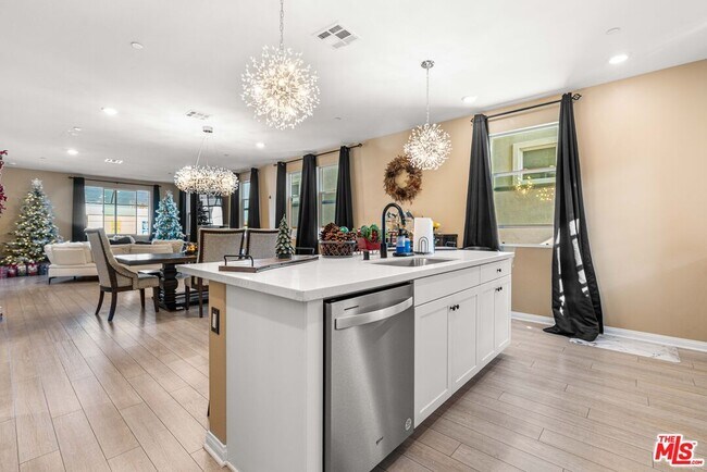 Foto del edificio - 720 Grace Ave