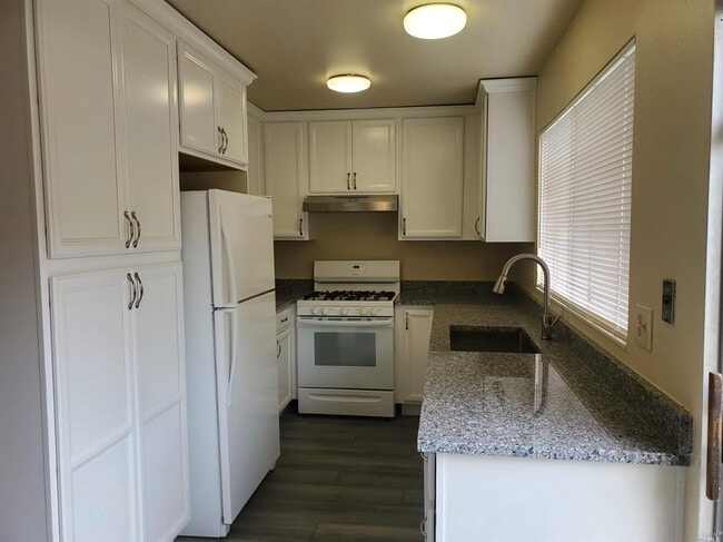 Building Photo - 1403 Gold Way
