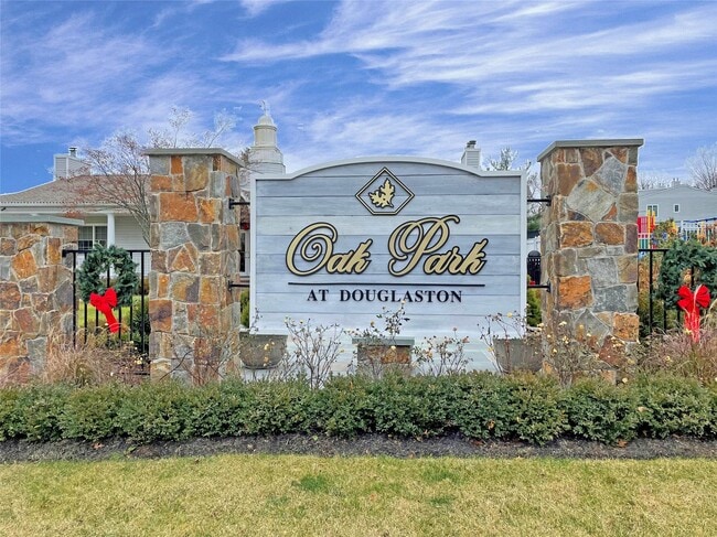Building Photo - 241 Oak Park Dr