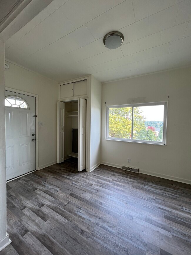 Dormitorio delantero - 616 E 12th Ave