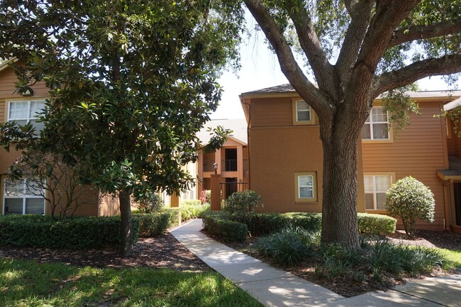 Building Photo - Residences at Sabal Point Spacious 2/2