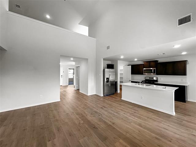 Foto del edificio - 5340 Elkridge Dr