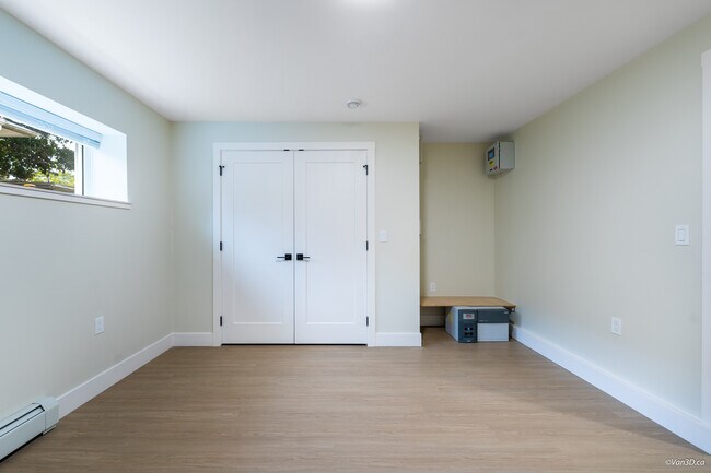 Photo du bâtiment - 2 Bed, 1 Bath Basement Suite for Rent in Delta!