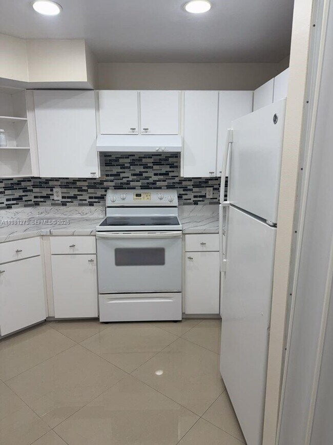 Foto del edificio - 1017 Washington Cir