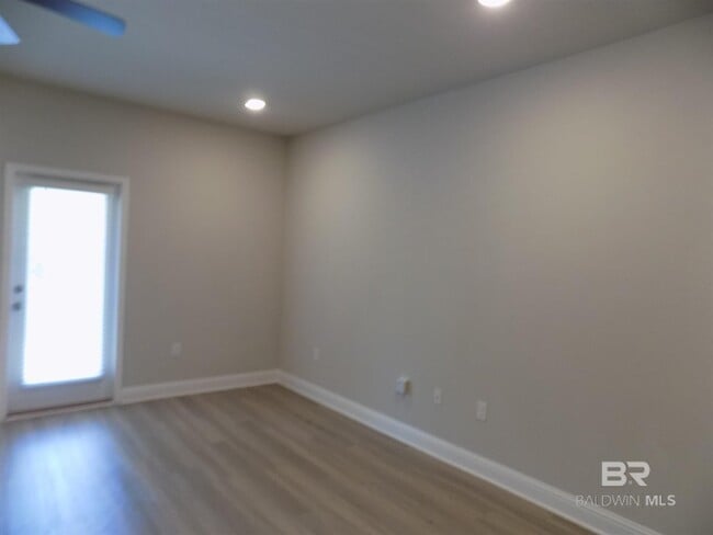 Building Photo - 6723 Spaniel Dr