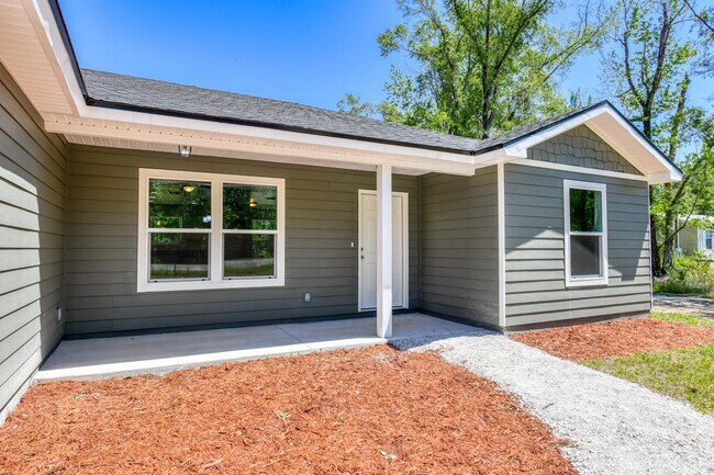 Building Photo - 10630 Zigler Ave