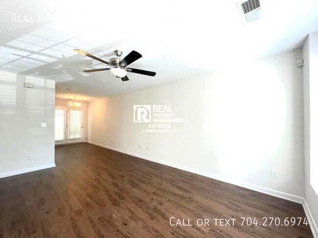Foto del edificio - Beautiful 2br/1.5ba University Heights Tow...