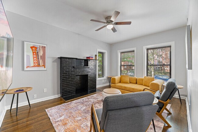 Foto del edificio - 907 W Agatite Ave