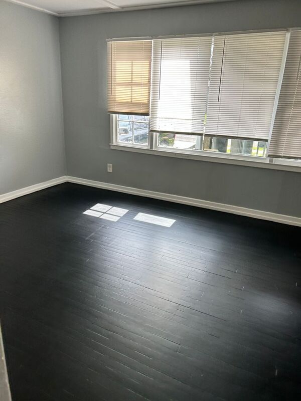 Foto del edificio - 1872 Fulton Ave SW