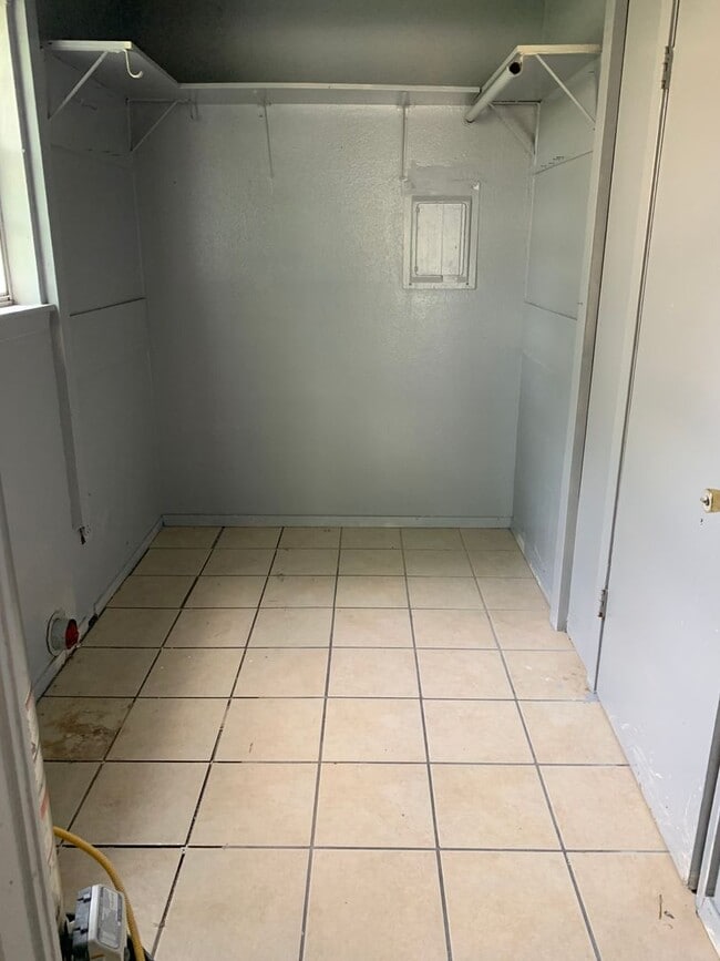 Building Photo - Large 5 bedroom in Bossier with a bonus ro...