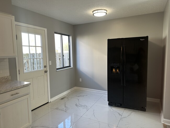 Building Photo - 7344 Fall Creek Ln