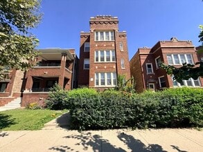 Building Photo - 2736 W Giddings St