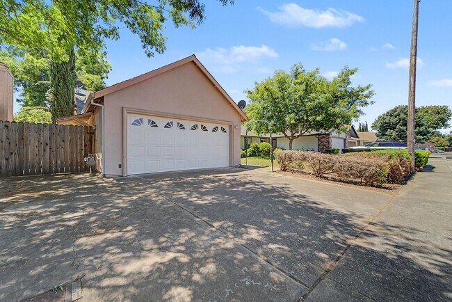 Building Photo - 2 Bedroom 2 bathroom Northside of Yuba City