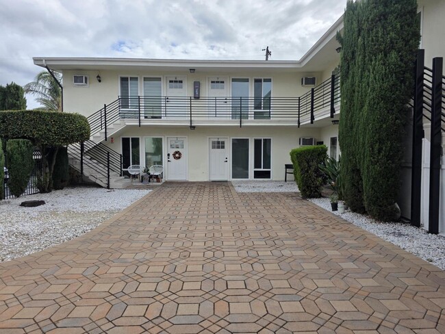 Building Photo - 12361 - 12365 El Rey Pl